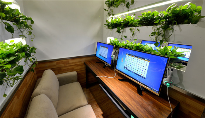 時尚簡約網(wǎng)咖裝修效果圖