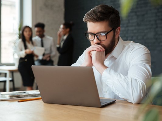 你的辦公室裝修對(duì)了嗎？關(guān)于空間、效率與人性化的深度反思